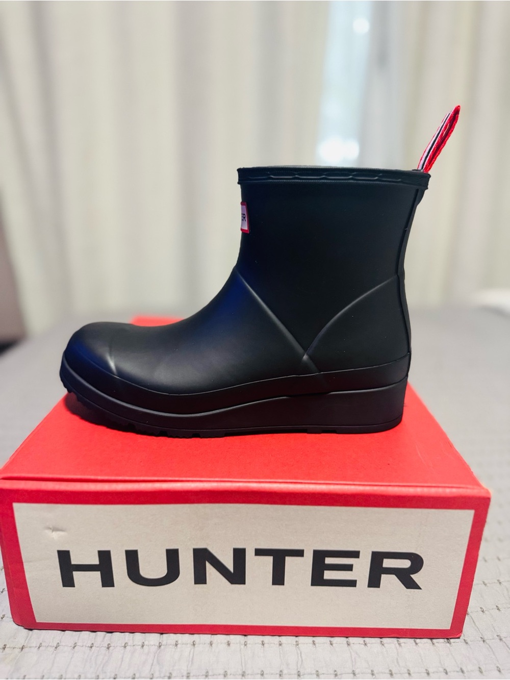 Hunter Women’s Play Short Rain Boot, Black, Size 6, New with Box